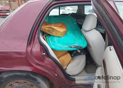 2007 Mercury Grand Marquis Gs z USA, uszkodzony, nr VIN 2MEFM74VX7X628896